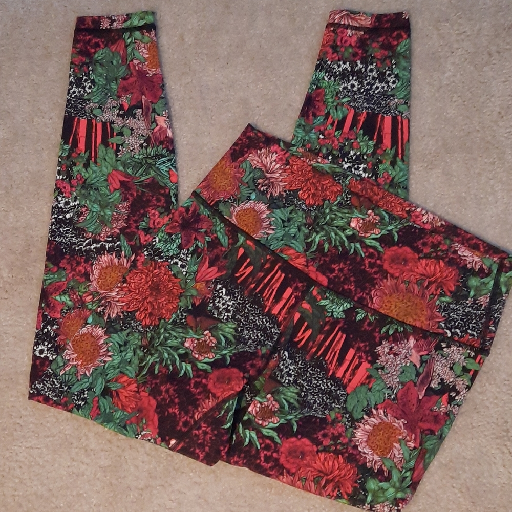 Lululemon Wunder Under HR 28"